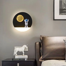 Bedroom Bedside Astronaut-shaped Shelf Wall Lamp - Unique Unique Unique Bedroom Bedside Astronaut-shaped Shelf Wall Lamp
