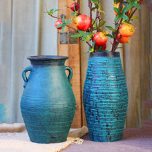 Ceramic Old Vases In The Living Room With Dried Flowers - Unique Unique Unique Ceramic Old Vases In The Living Room With Dried Flowers