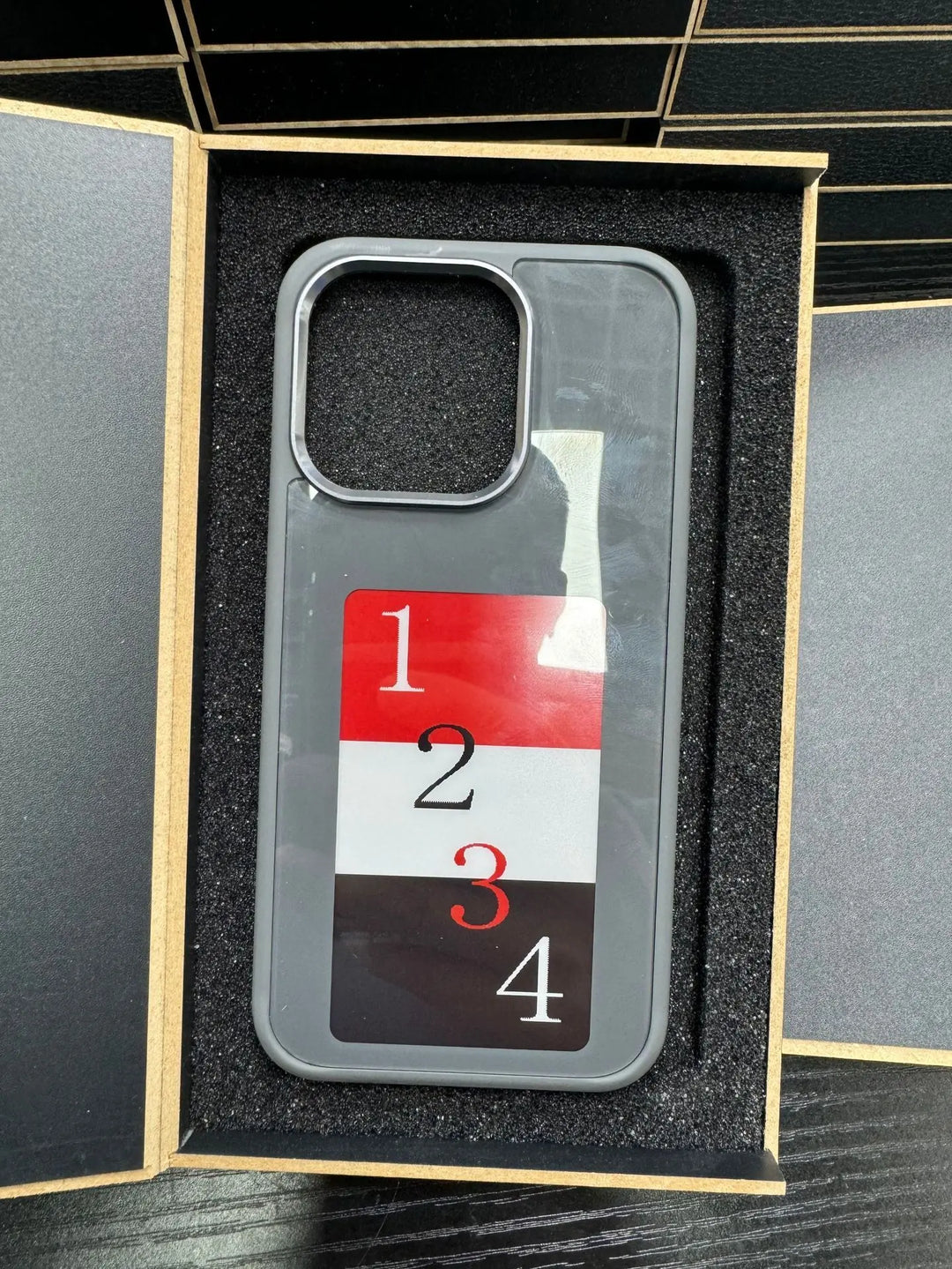 E-ink Screen Phone Case Unlimited Screen Projection Personalized Phone Cover Battery Free New Designer Luxury Phone Case - Unique Unique Unique E-ink Screen Phone Case Unlimited Screen Projection Personalized Phone Cover Battery Free New Designer Luxury Phone Case
